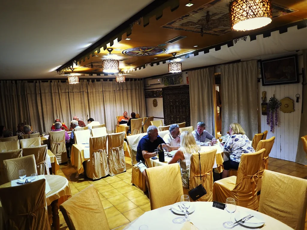 Comedor del restaurante The Everest en Dénia